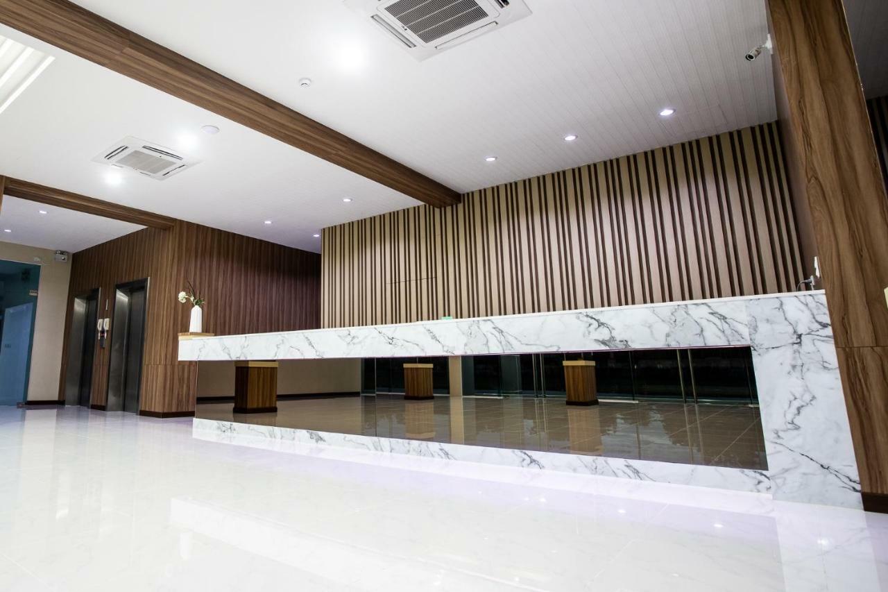 O2 Hotel Lopburi Exterior photo